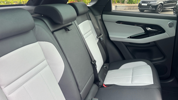 Land Rover Range Rover Evoque 1.5 P270e Edition 5dr Auto Hatchback - Image 37